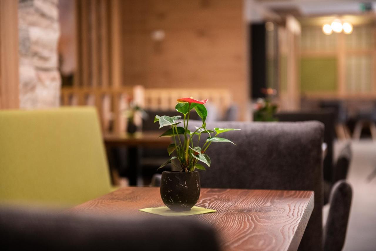 Landhotel Kirchenwirt อุนเคน ภายนอก รูปภาพ