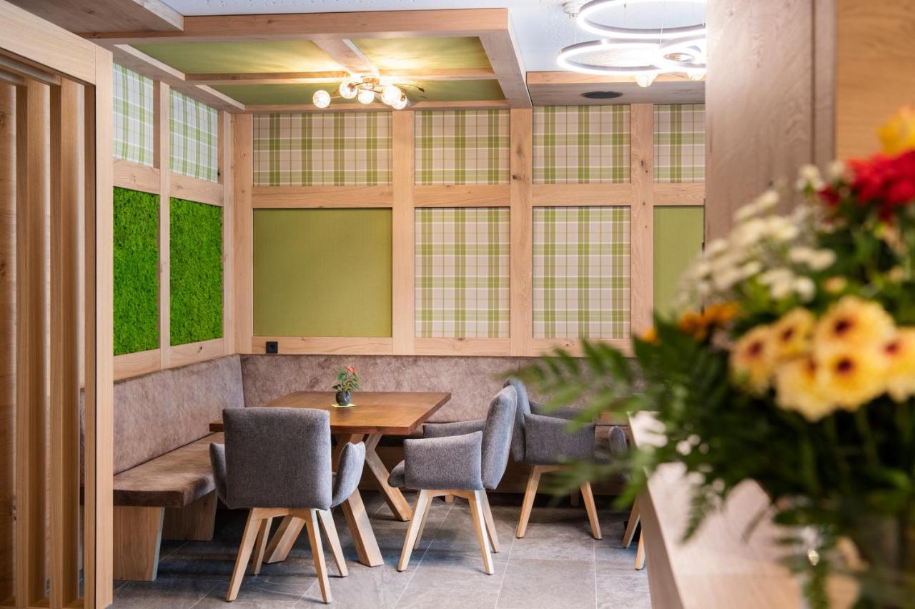 Landhotel Kirchenwirt อุนเคน ภายนอก รูปภาพ