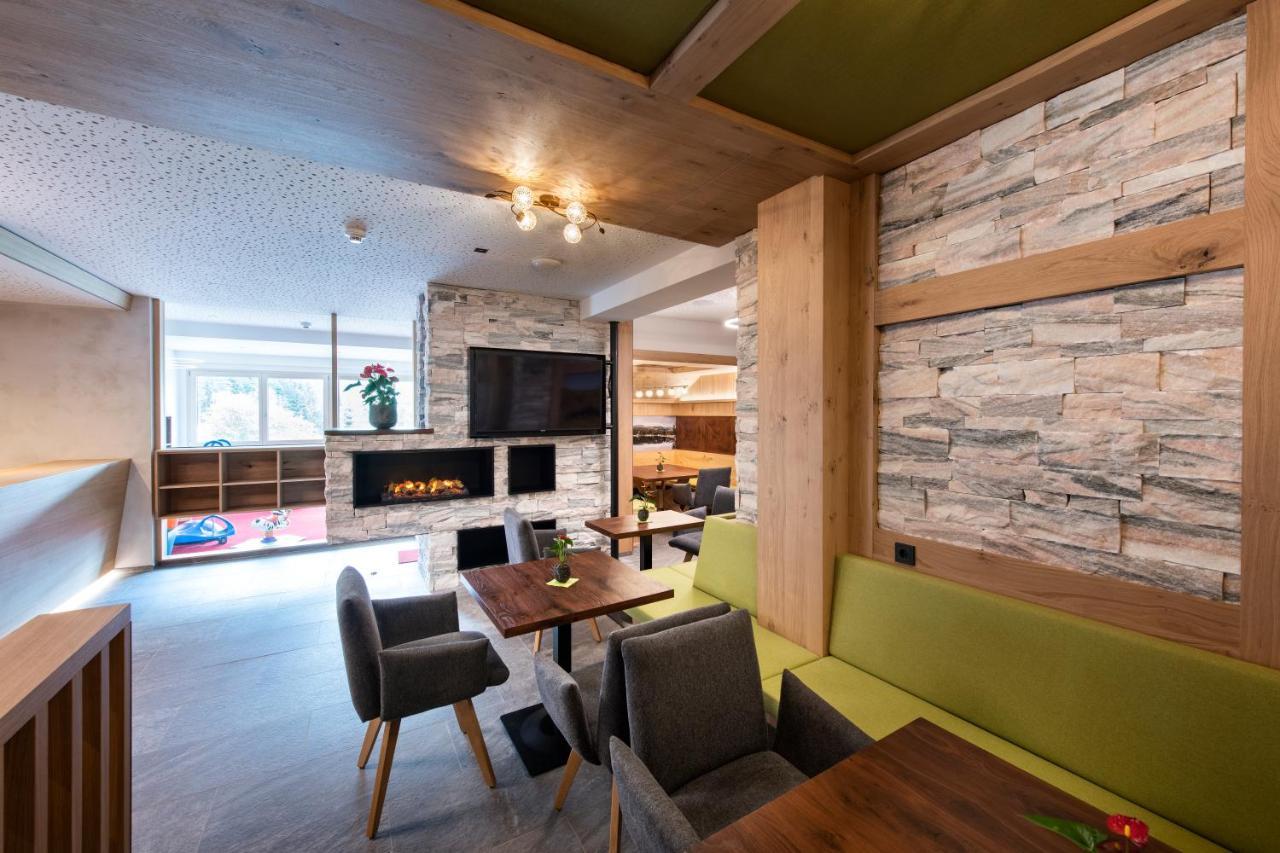 Landhotel Kirchenwirt อุนเคน ภายนอก รูปภาพ
