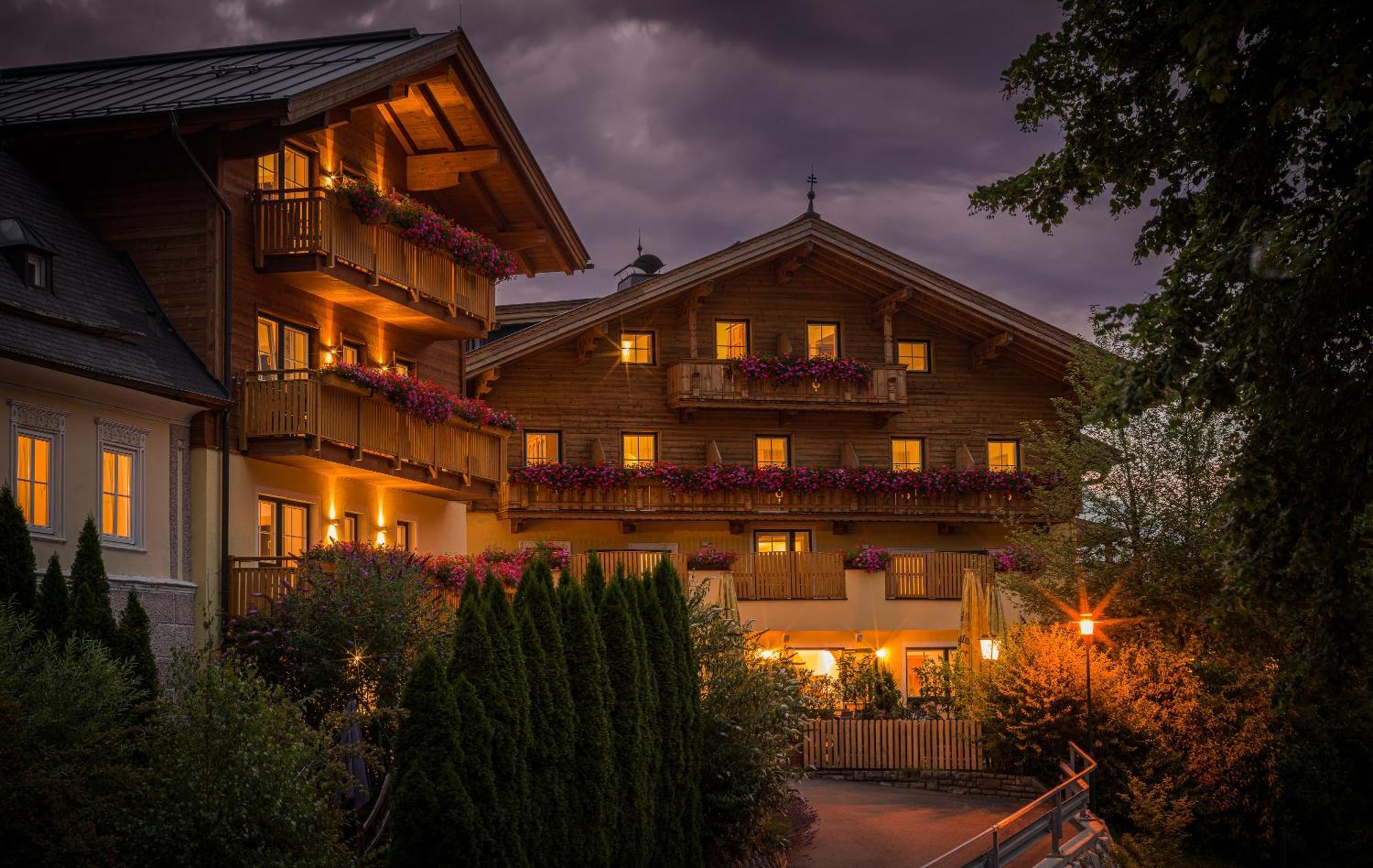 Landhotel Kirchenwirt อุนเคน ภายนอก รูปภาพ